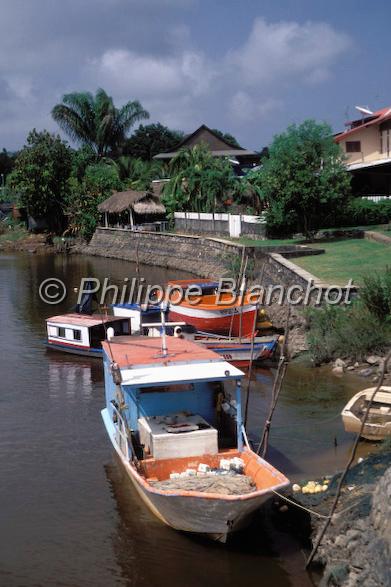 guyane 02.jpg - Bord du fleuve SinnamaryGuyane franÁaise